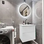 Luxurious Modern In - Eur 4k Expensive Bed And 82