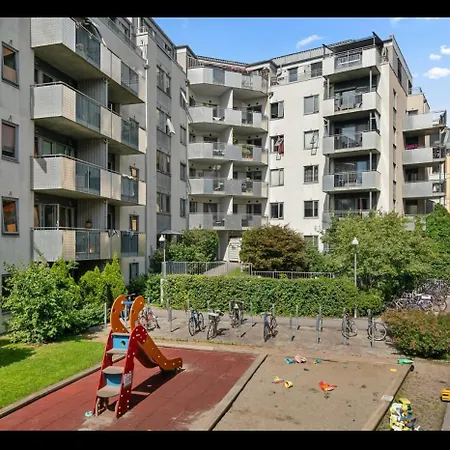 Luxurious Modern In - Eur 4k Expensive Bed And 82
