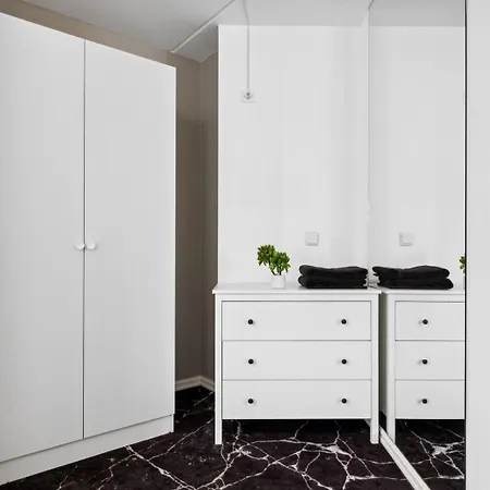Pansiyon Luxurious Modern In - Eur 4k Expensive Bed And 82