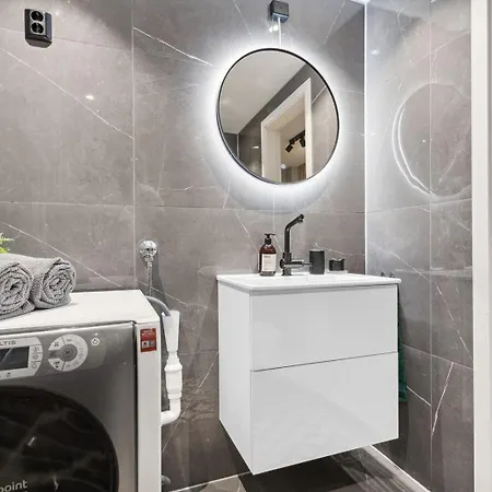 Luxurious Modern In - Eur 4k Expensive Bed And 82