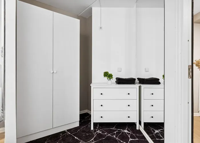 ホームステイ Luxurious Modern In - Eur 4k Expensive Bed And 82