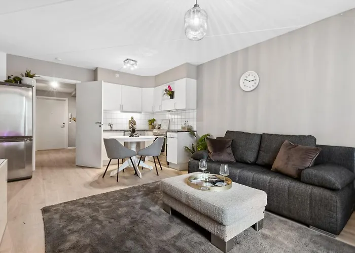 Luxurious Modern In - Eur 4k Expensive Bed And 82
