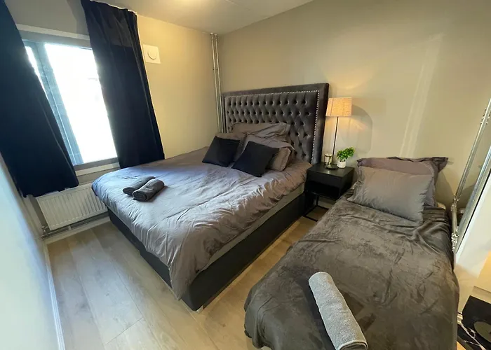 Luxurious Modern In - Eur 4k Expensive Bed And 82