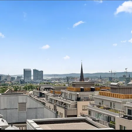 Privat overnatting Luxurious Modern In - Eur 4k Expensive Bed And 82