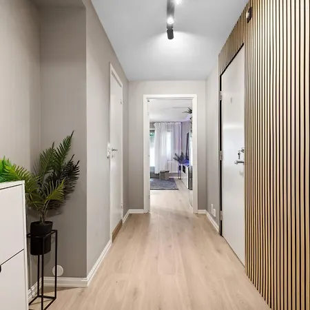 Luxurious Modern In - Eur 4k Expensive Bed And 82