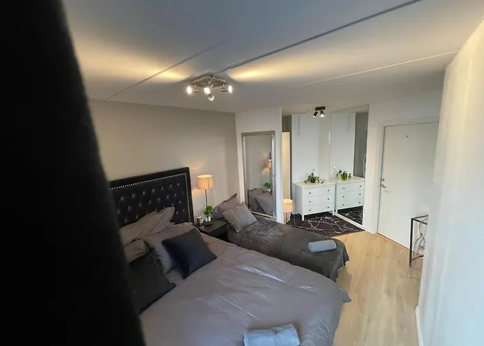 Luxurious Modern In - Eur 4k Expensive Bed And 82
